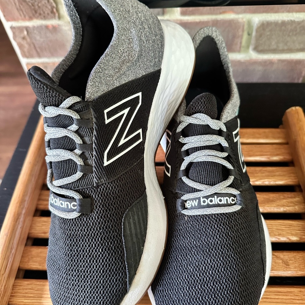 New Balance Black and Gray Sneakers with Breathable Mesh - Picture 11 of 16